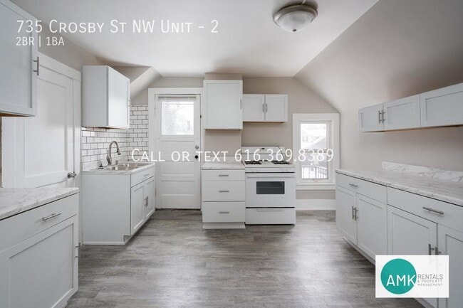 735 Crosby St NW in Grand Rapids, MI - Building Photo - Building Photo