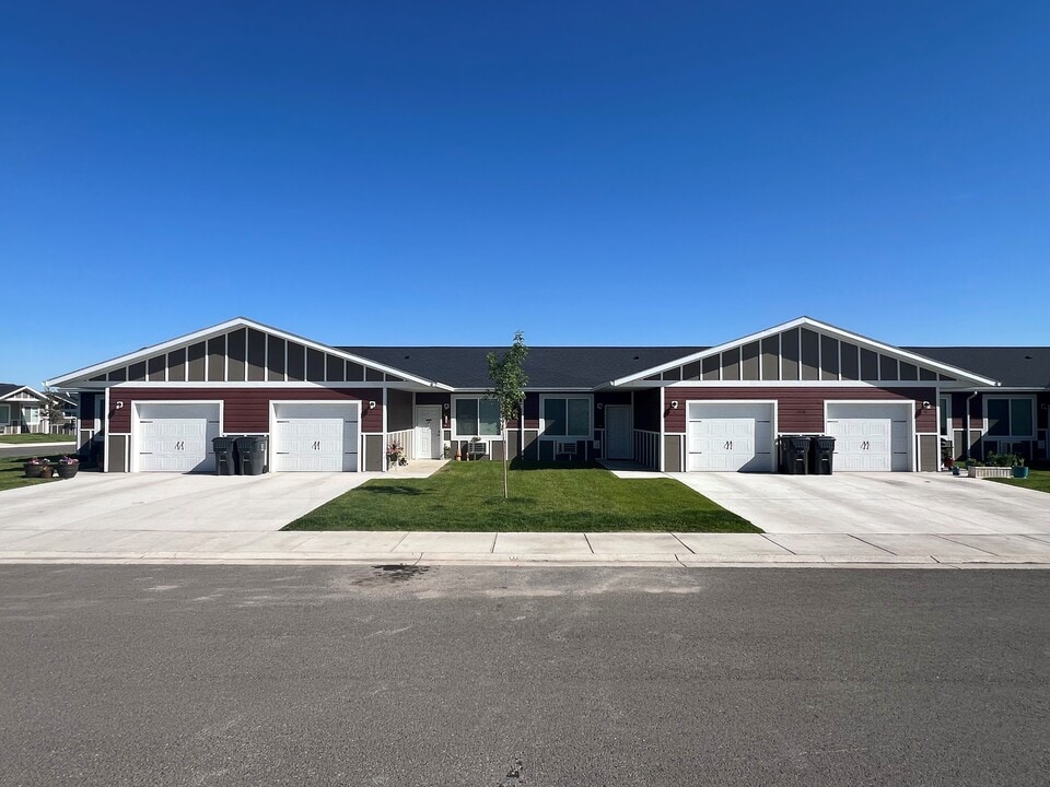 Queens Ann Patio Home Apartments in Helena, MT - Building Photo