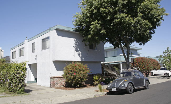 4343 Essex St in Emeryville, CA - Foto de edificio - Building Photo