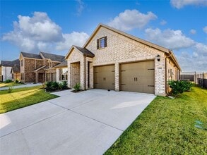 3301 Redbud Flower Trl in Venus, TX - Building Photo - Building Photo