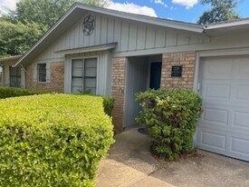 228 E Greenfield Dr in Wake Village, TX - Building Photo