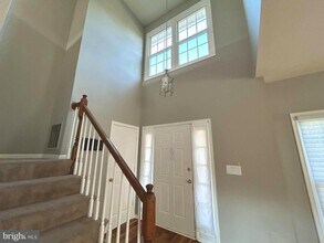 5556 Village Center Dr in Centreville, VA - Building Photo - Building Photo