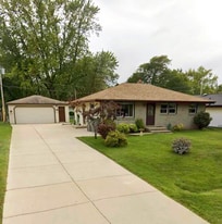 7745 N Edgeworth Dr in Milwaukee, WI - Building Photo