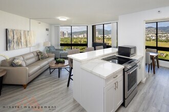 300 Wai Nani Way in Honolulu, HI - Foto de edificio - Building Photo