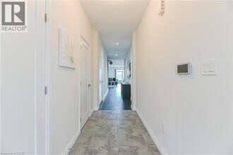 35 Midhurst Heights in Hamilton, ON - Building Photo - Building Photo