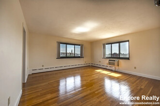 880 Massachusetts Ave, Unit 1 BED VERY CLEANNN in Arlington, MA - Foto de edificio - Building Photo