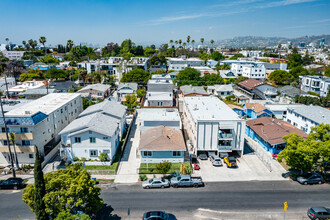 817 N Kingsley Dr in Los Angeles, CA - Building Photo - Building Photo