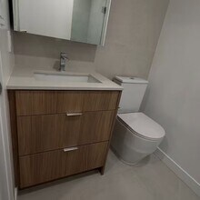 6087 Wilson Ave in Burnaby, BC - Building Photo - Building Photo