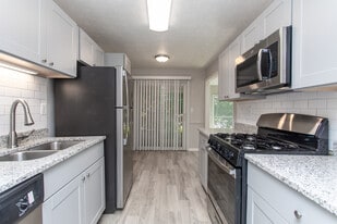 The Ivy Brookhaven in Atlanta, GA - Building Photo