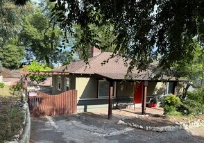 1622 Foothill Blvd in La Canada Flintridge, CA - Building Photo