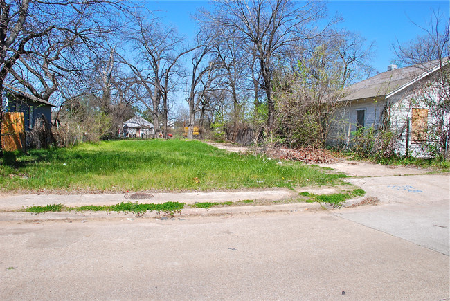 3319 Spring Ave in Dallas, TX - Building Photo - Building Photo