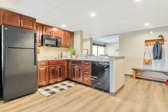 1718 Underpass Way, Unit One Bedroom Unit in Hagerstown, MD - Building Photo - Building Photo