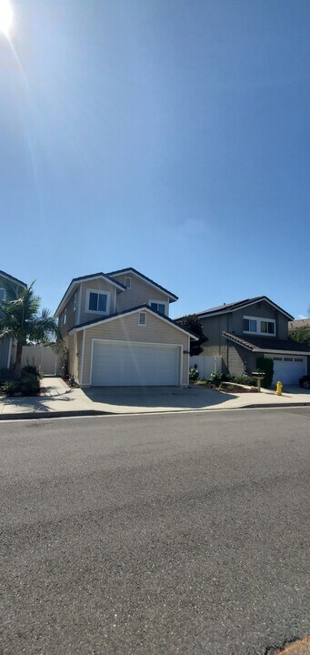 12 Hazelnut in Irvine, CA - Building Photo