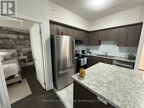 1280 Gordon St in Guelph, ON - Building Photo - Building Photo
