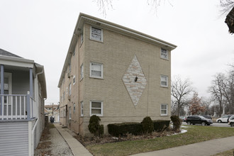 3556 N Nagle Ave in Chicago, IL - Building Photo - Building Photo