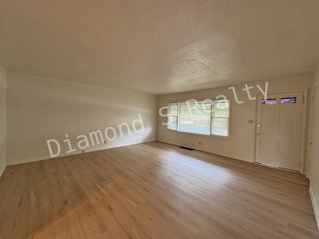 1644 S Weaver Ave in Springfield, MO - Building Photo - Building Photo