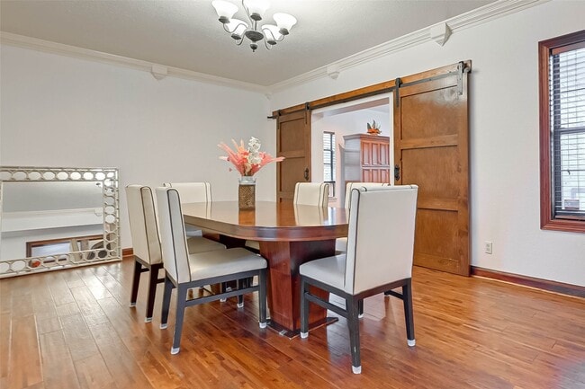 property at 2412 Oakdale St