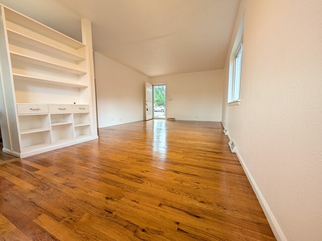 property at 1238 Janes Ln