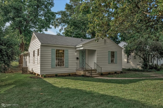 3738 Greenway Pl in Shreveport, LA - Foto de edificio - Building Photo