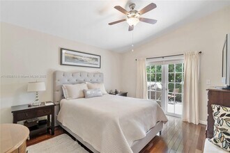 12077 SW 7th St in Pembroke Pines, FL - Building Photo - Building Photo