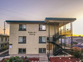 Asbury Arms Apartments in Denver, CO - Foto de edificio - Building Photo