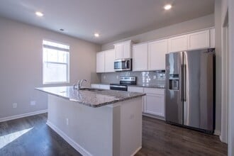 325 Park W Blvd in Athens, GA - Building Photo - Building Photo