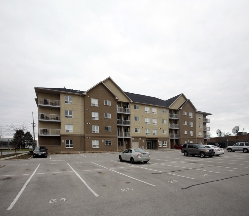 Taylor Grove in Burlington, ON - Building Photo