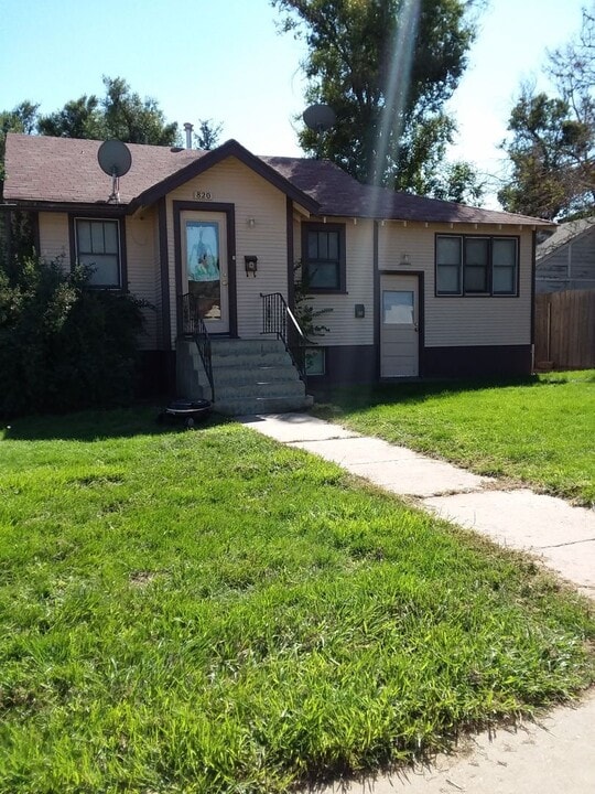822 23rd St in Greeley, CO - Building Photo