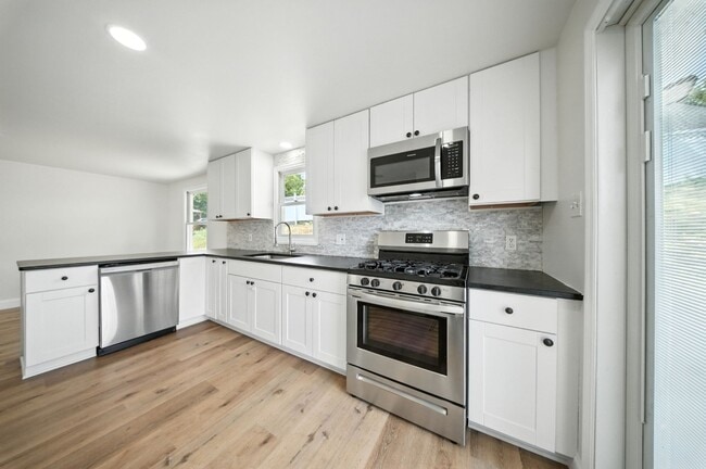 155 Montgomery St in Goshen, NY - Building Photo - Building Photo