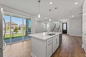 213 Flowers Ave in Hutto, TX - Building Photo - Building Photo