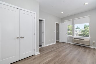 1629 W Girard Ave in Philadelphia, PA - Building Photo - Interior Photo