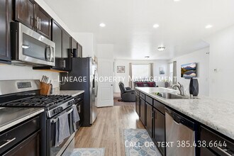 10847 Big Meadow Dr in South Jordan, UT - Building Photo - Building Photo