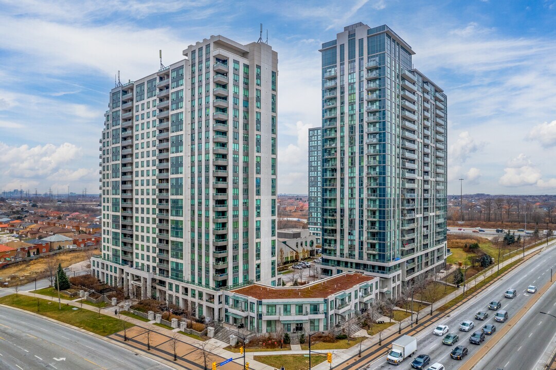 Universal Condos in Mississauga, ON - Building Photo