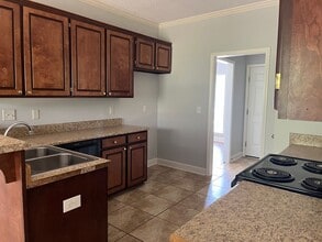 213 Hedgerow Dr in Leesburg, GA - Building Photo - Building Photo