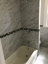 182 Seymour Ave in Newark, NJ - Foto de edificio - Building Photo