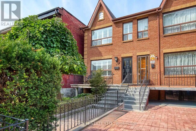 property at 122 Lisgar St