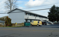 Sunset Manor in Roseburg, OR - Building Photo - Building Photo