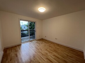 241 Carillon St in Ottawa, ON - Building Photo - Building Photo