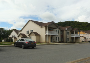 Split Rail Phase II in Gansevoort, NY - Foto de edificio - Building Photo