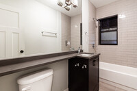 725 W Brompton Ave, Unit DD in Chicago, IL - Building Photo - Building Photo