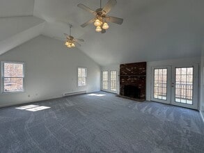 63 Crabtree Rd in Plymouth, MA - Foto de edificio - Building Photo