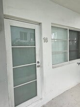 6905 Bay Dr, Unit 16 in Miami, FL - Foto de edificio - Building Photo
