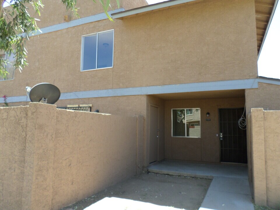 4241 N 69th Dr in Phoenix, AZ - Building Photo