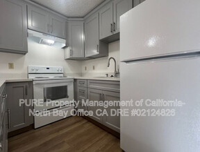 Garden Court Apartments in Santa Rosa, CA - Building Photo - Building Photo