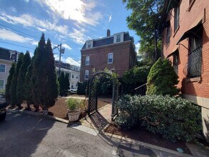 21 Parker St, Unit 1 in Boston, MA - Building Photo - Building Photo