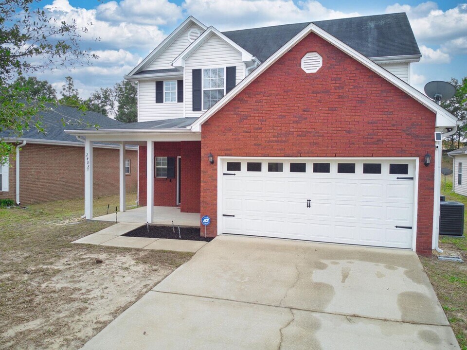 2488 Lakeview Dr S in Crestview, FL - Building Photo