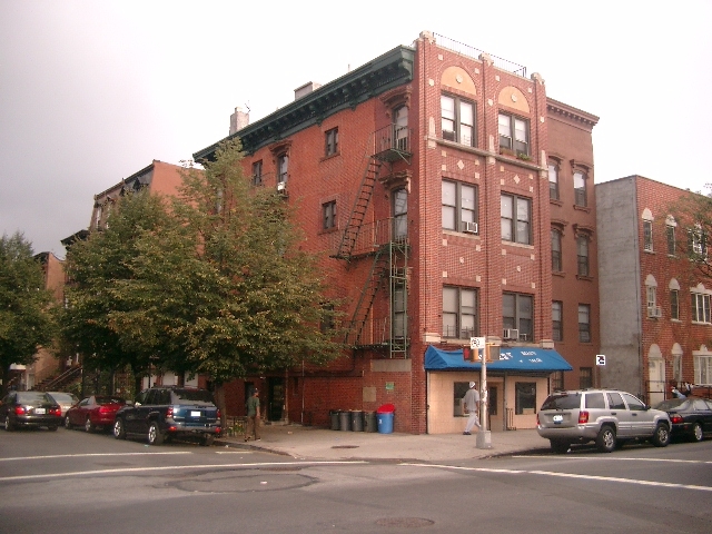 350 Greene Ave in Brooklyn, NY - Building Photo