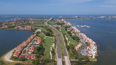5736 PUERTA DEL SOL Blvd in St. Petersburg, FL - Building Photo - Building Photo