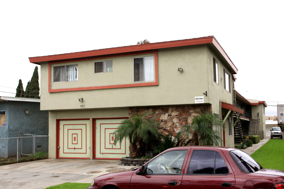 437 BONITO Ave in Long Beach, CA - Foto de edificio