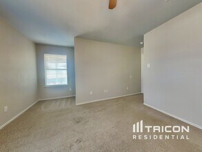 294 Pigeonberry Pass in Buda, TX - Foto de edificio - Building Photo